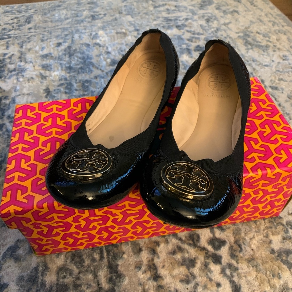 Tory Burch Caroline ballet flat. EEUC.